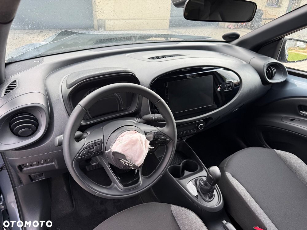 Toyota Aygo X S-CVT Explore - 32