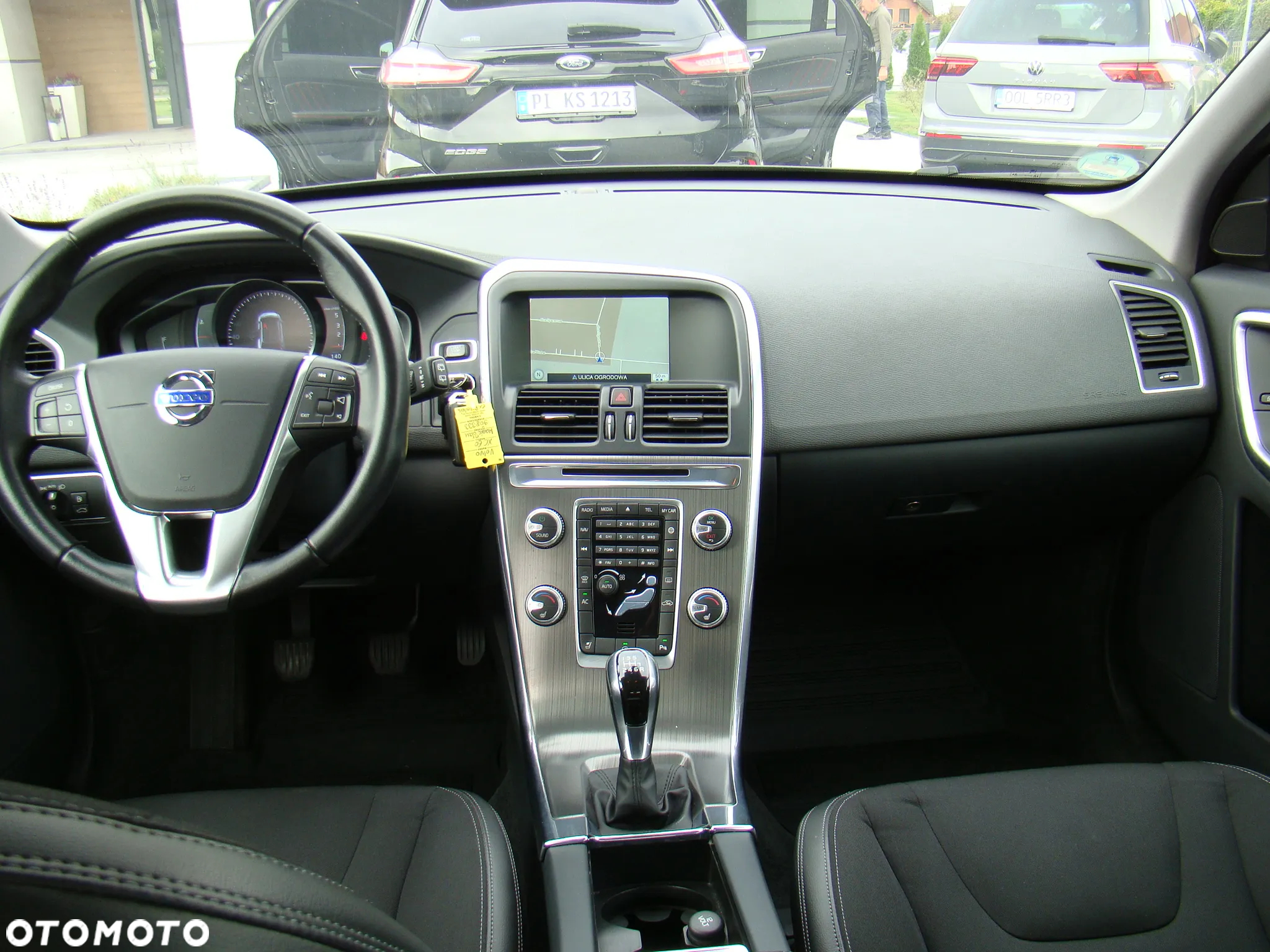 Volvo XC 60 D4 Momentum Pro - 33