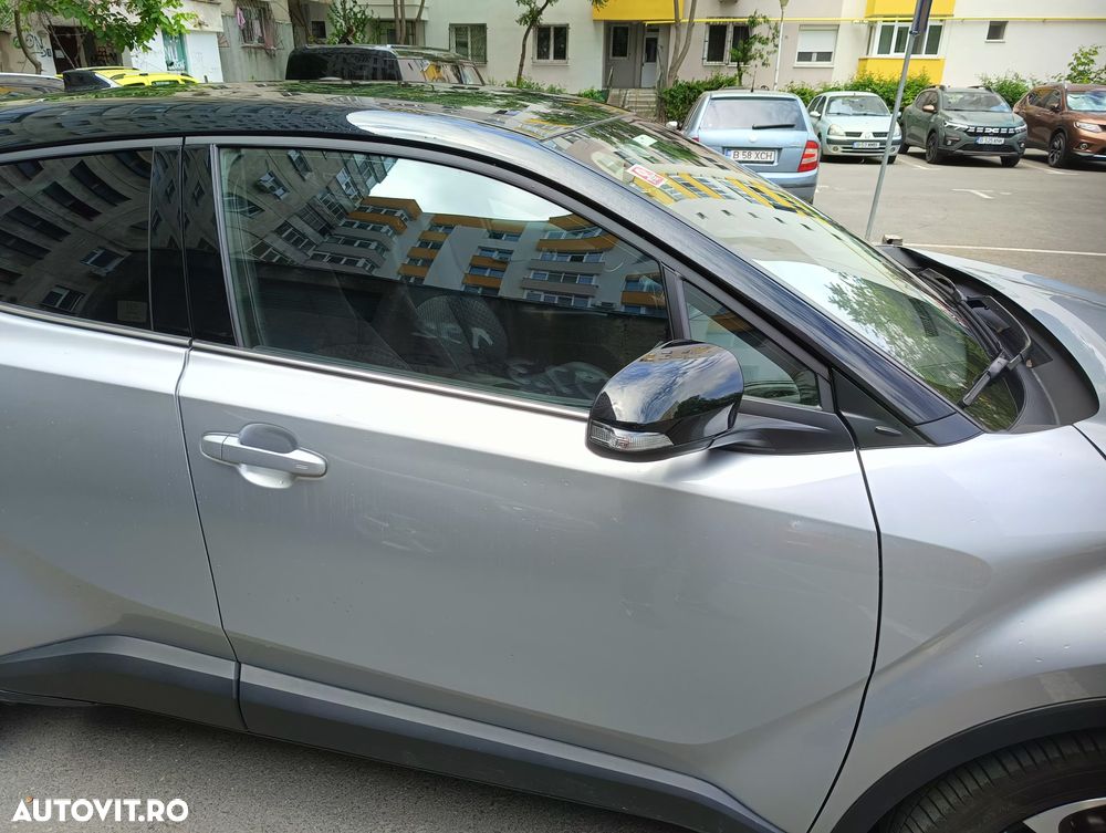 Toyota C-HR 2.0 HSD 184 CP 4x2 CVT Classy Bi-Tone - 15