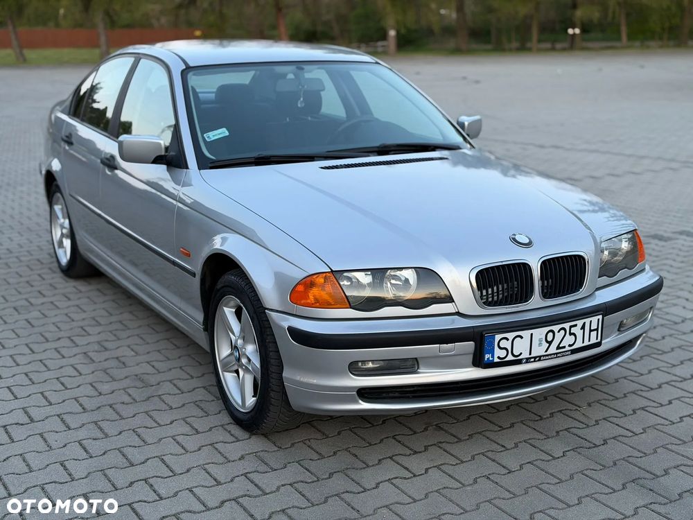 BMW Seria 3 318i - 7