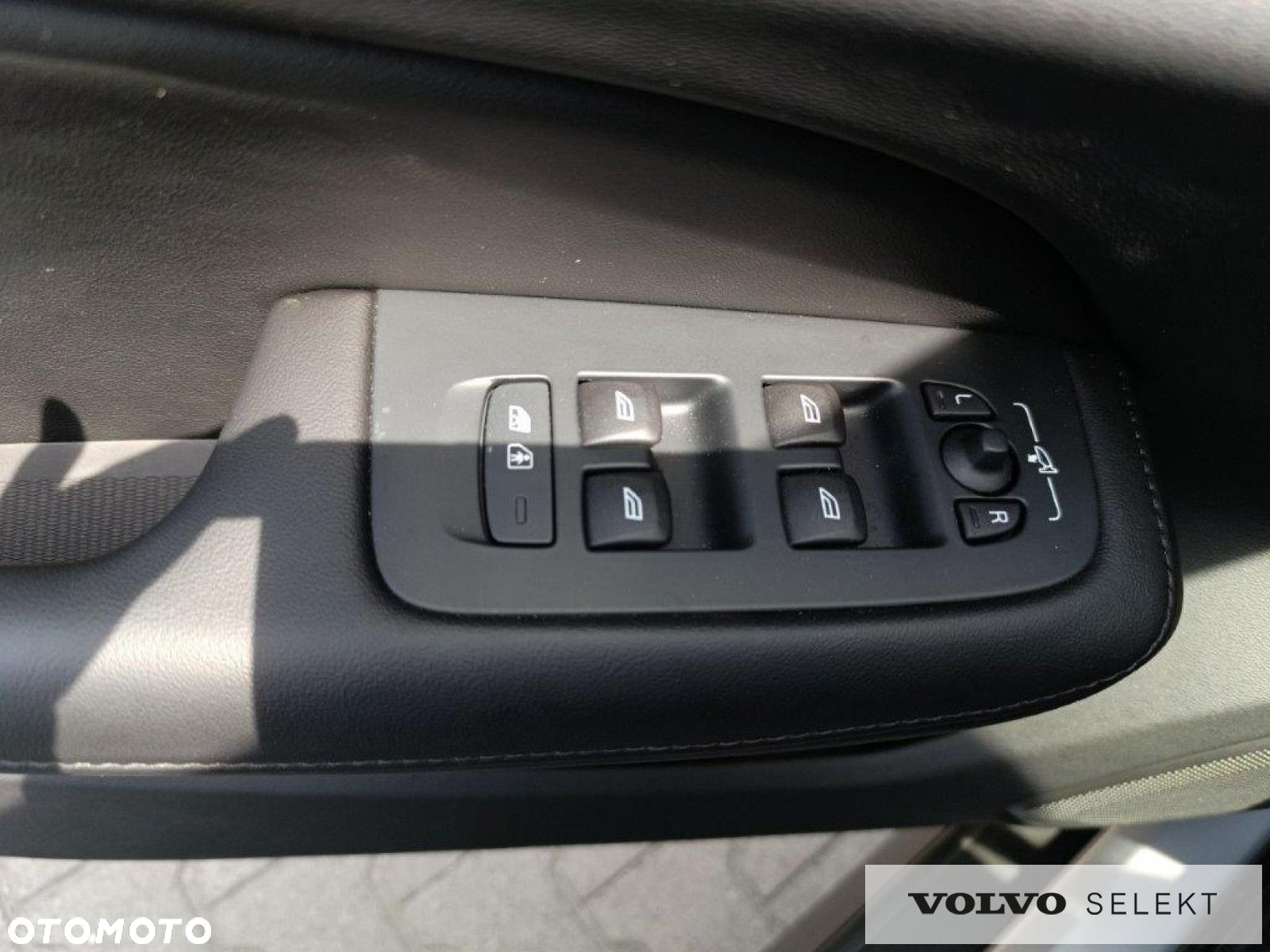 Volvo V60 Cross Country - 18