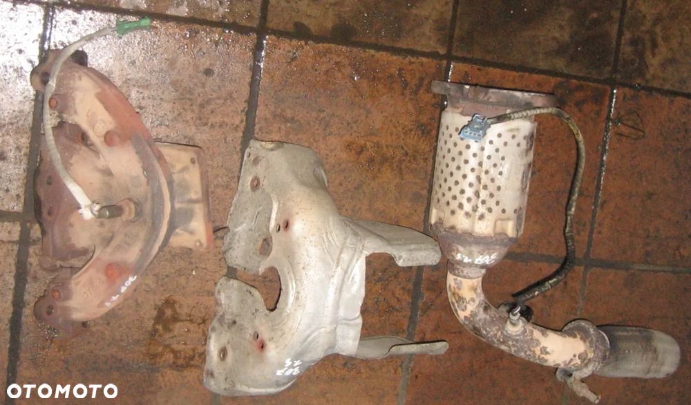 kolektor wydechowy sonda katalizator PEUGEOT 307 CITROEN C4 1.4 16V