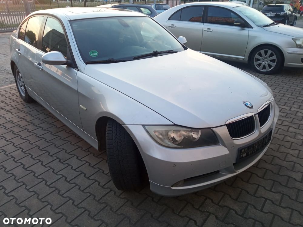 BMW Seria 3 320i - 1