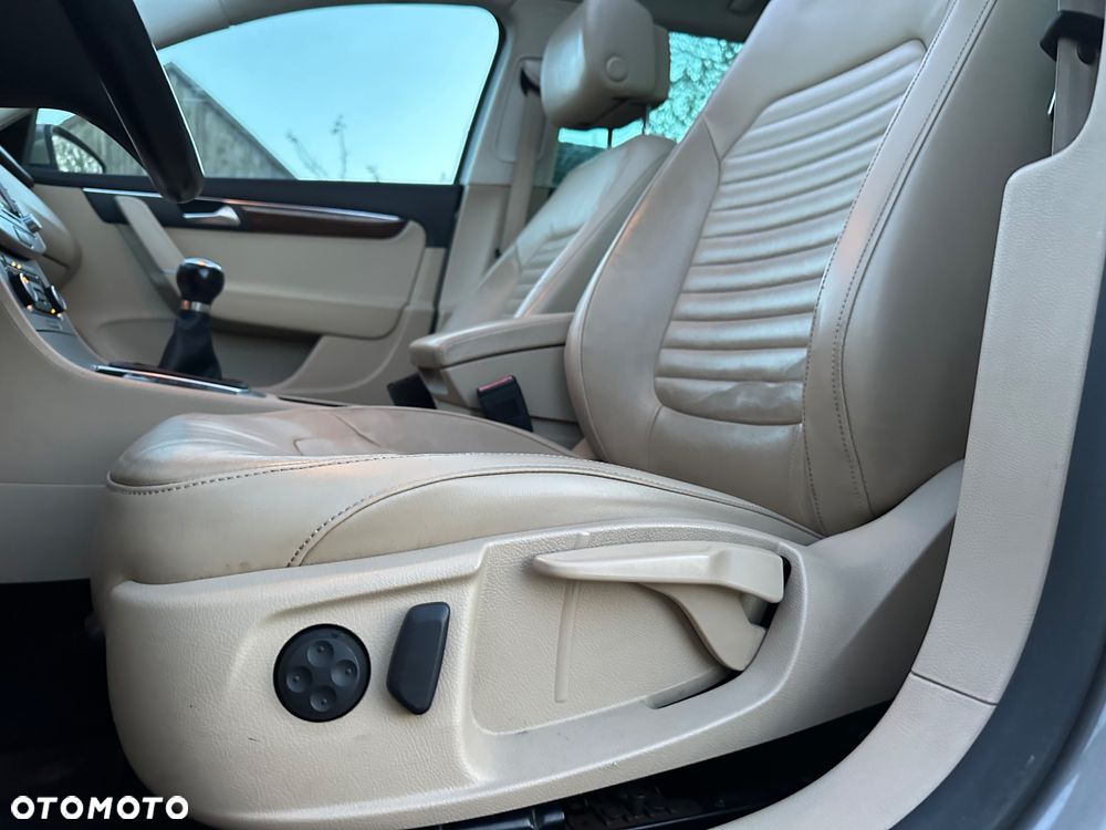 Volkswagen Passat Variant 2.0 TDI BlueMotion Technology Trendline - 13