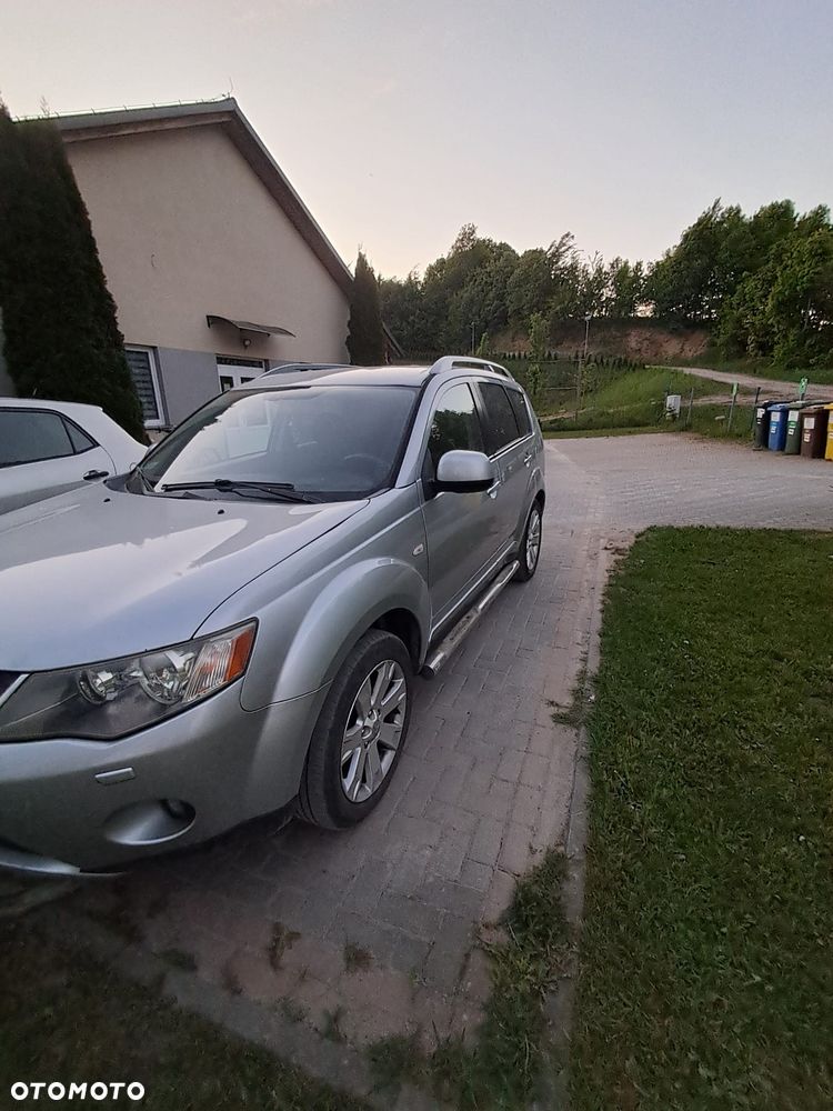 Mitsubishi Outlander 2.2 DID Instyle NAVI - 2