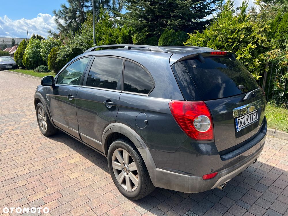 Chevrolet Captiva 2.4 4WD 7 Sitzer LT - 2