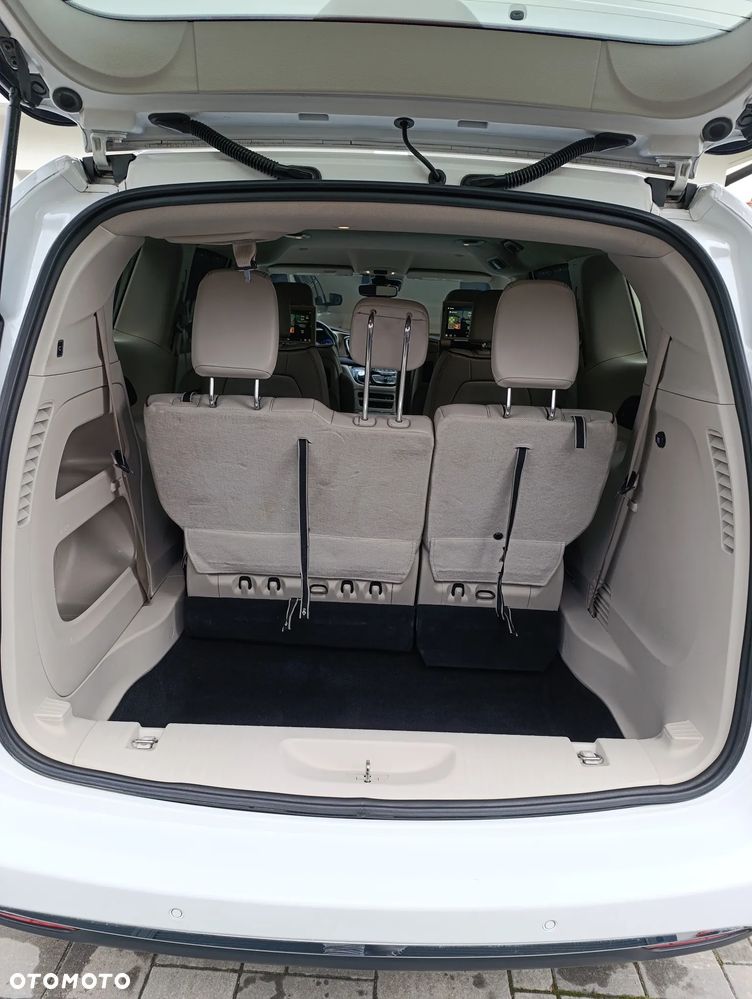 Chrysler Pacifica - 19
