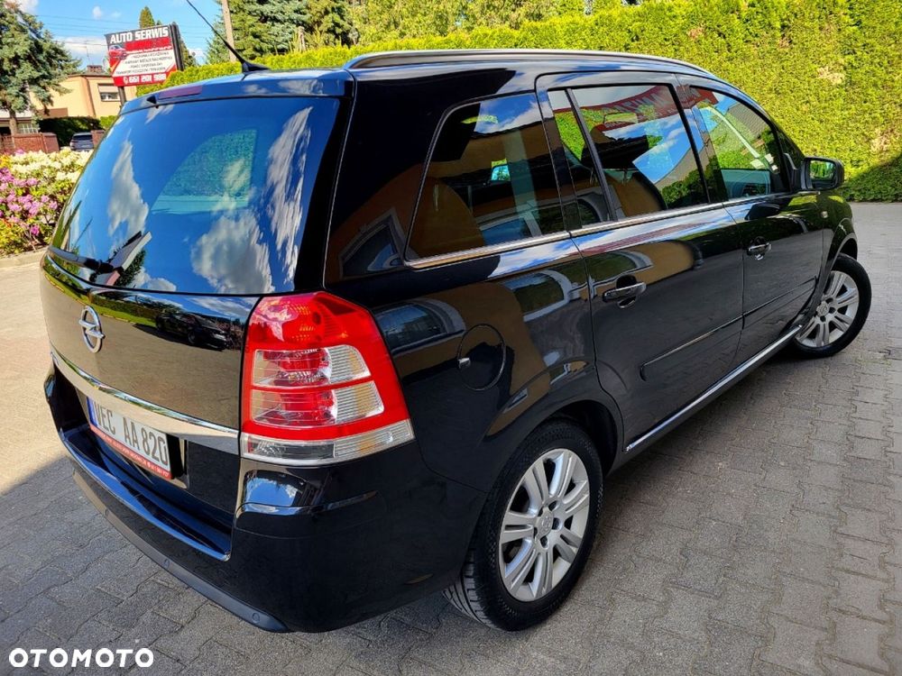 Opel Zafira - 24
