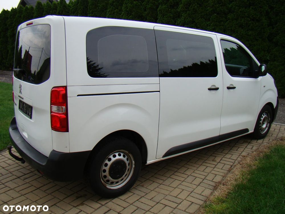 Peugeot Traveller - 11