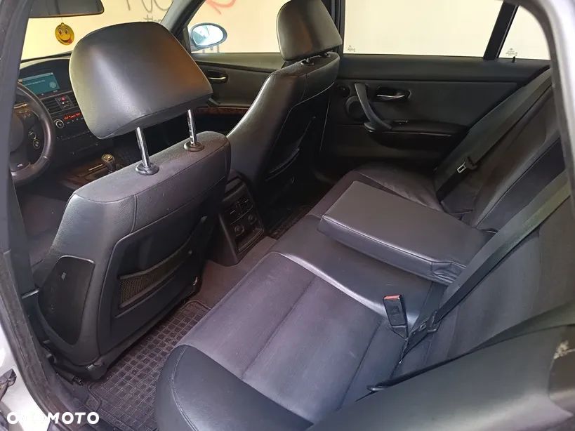 BMW Seria 3 320d - 12