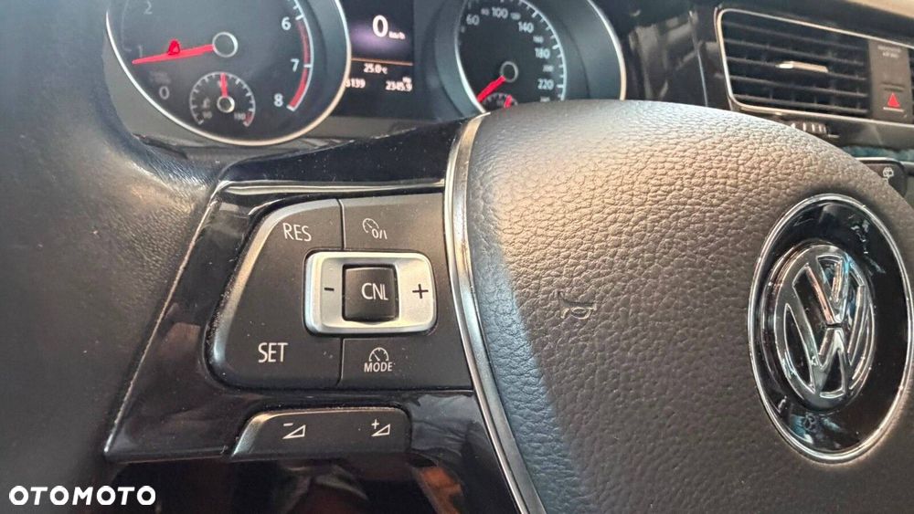 Volkswagen Golf Variant - 12
