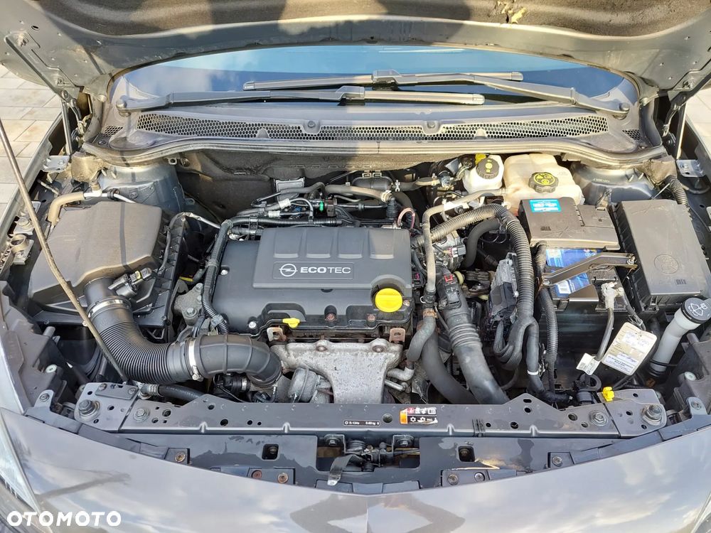 Opel Astra 1.4 Turbo Exklusiv - 35