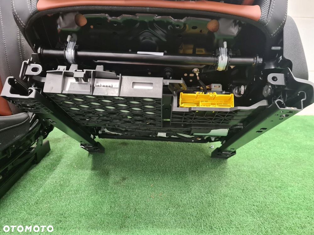 BMW 8 G14 TAPICERKA FOTELE KANAPA BOCZKI TUNEL SKÓRA - 9