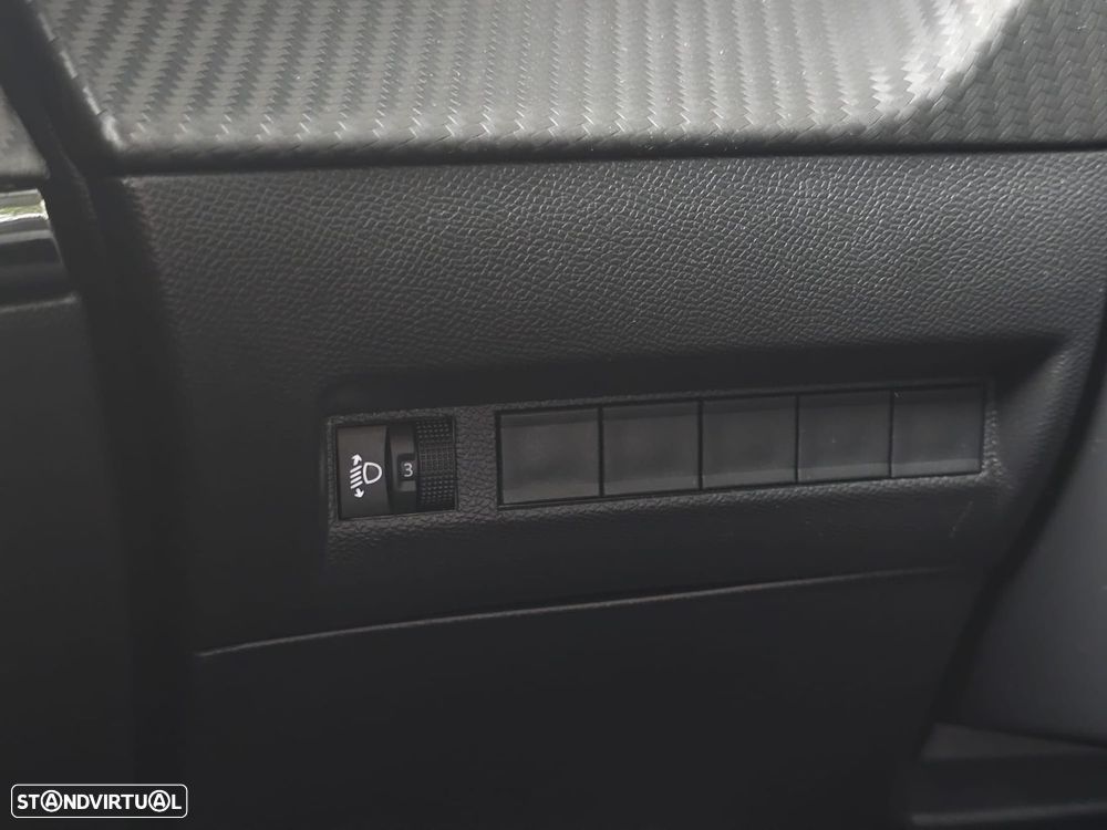 Peugeot 2008 1.2 PureTech Active - 11