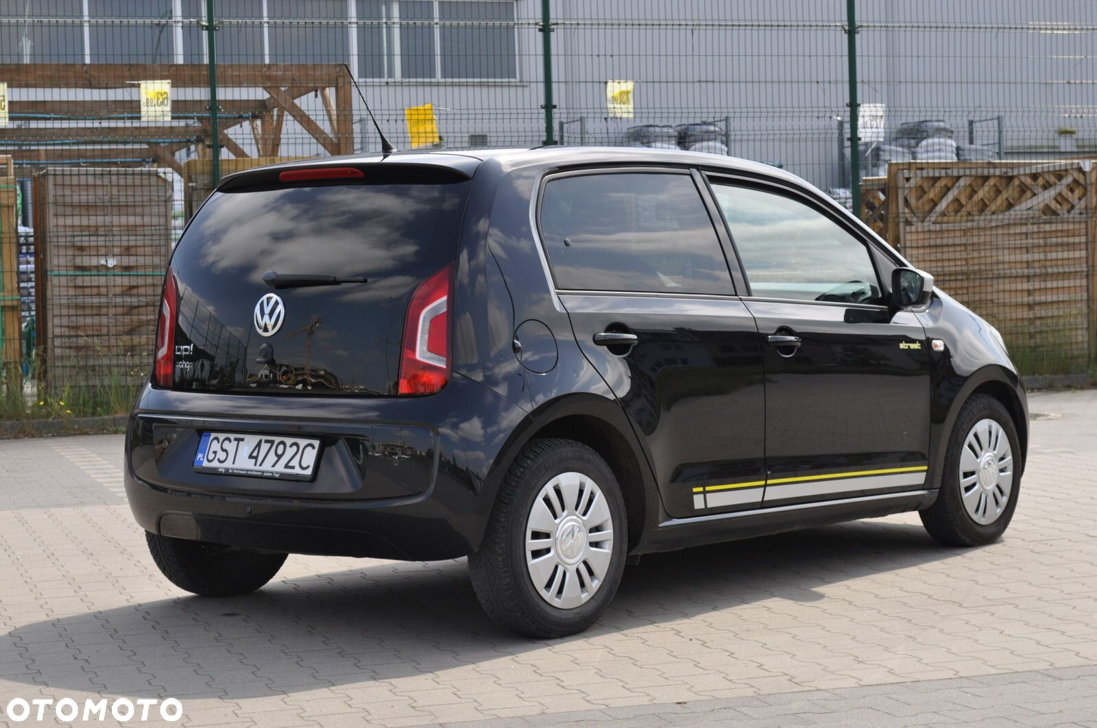 Volkswagen up! - 4