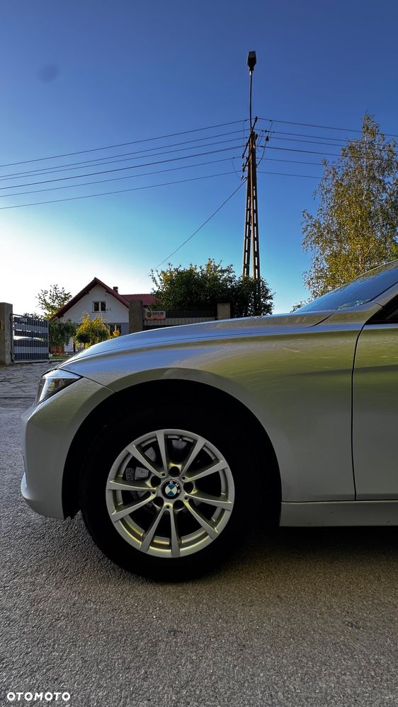 BMW Seria 3 318d DPF Edition Lifestyle - 19
