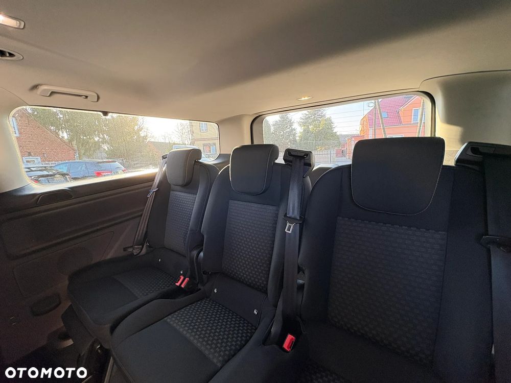 Ford Tourneo Custom - 22