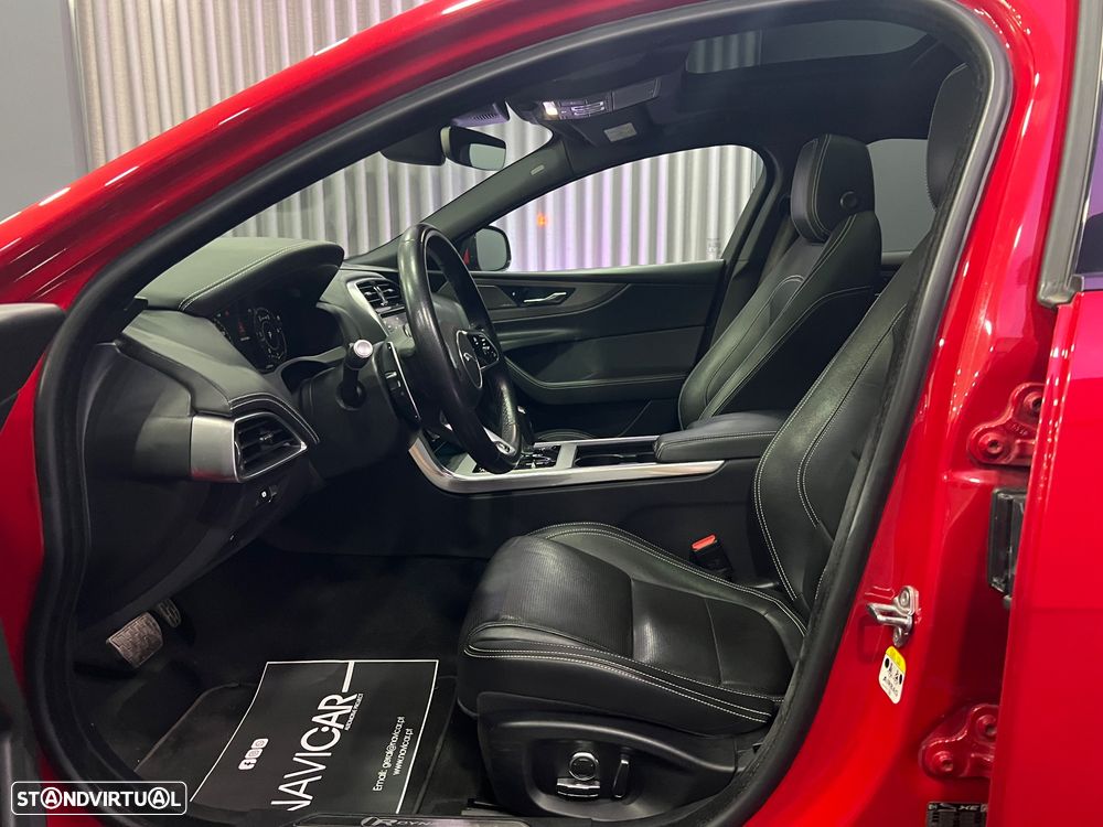 Jaguar XE D180 Aut. R-Dynamic S — fotografia 13