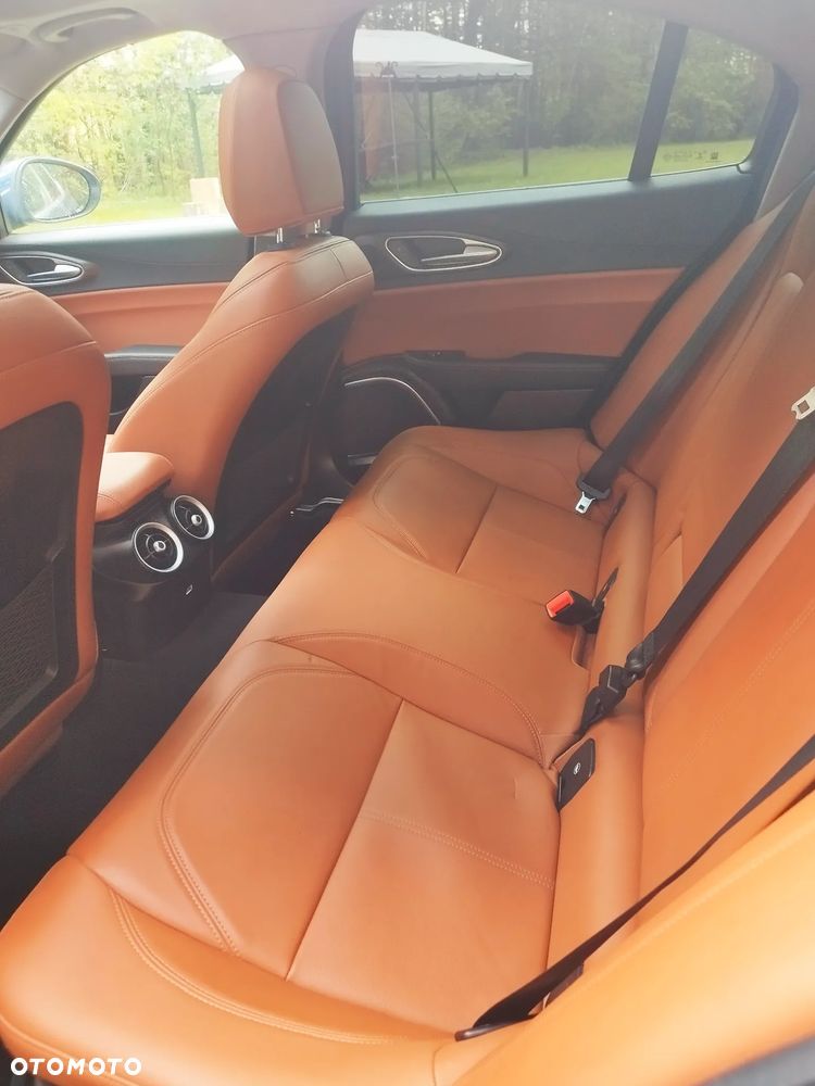 Alfa Romeo Giulia 2.0 Turbo 16V AT8-Q4 Ti - 13