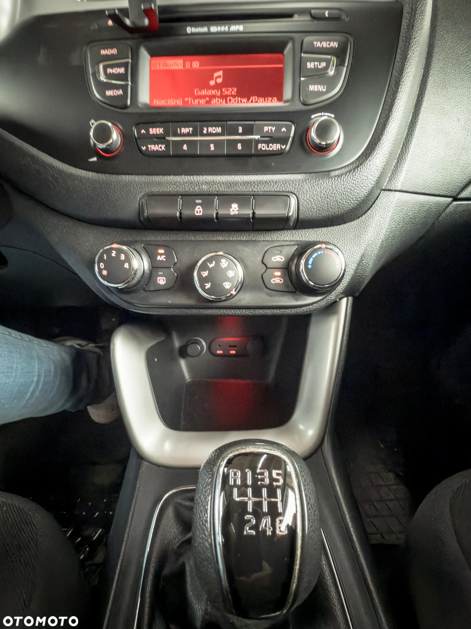 Kia Ceed - 10