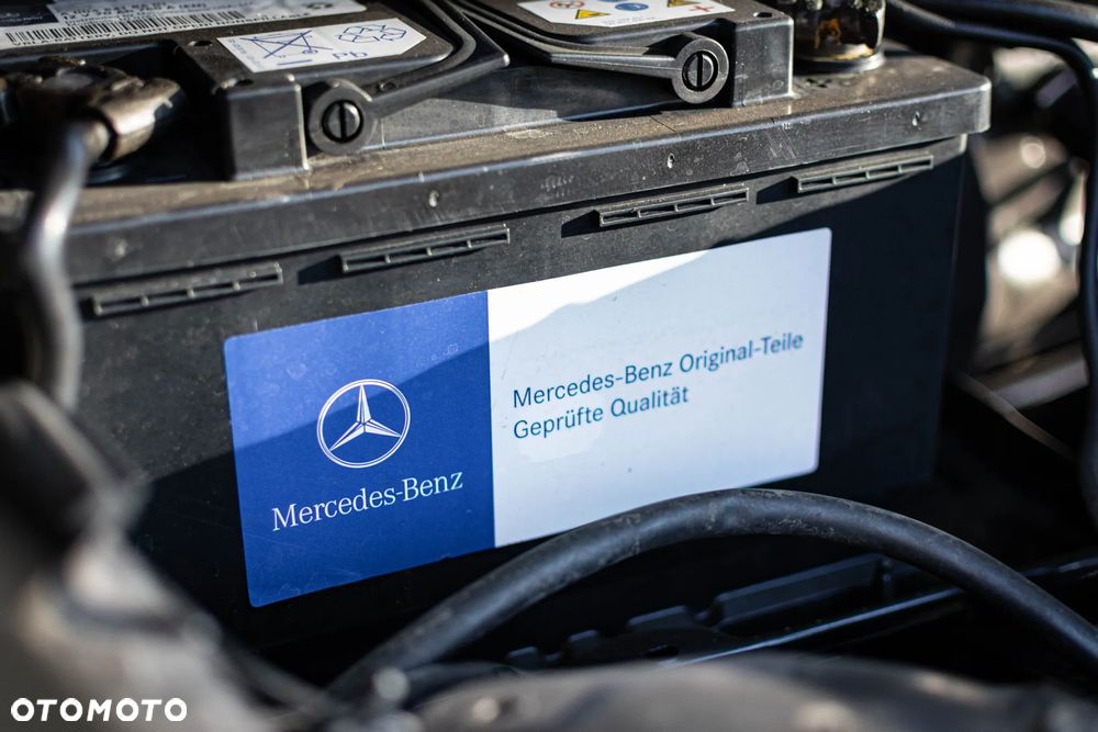 Mercedes-Benz W123 - 35