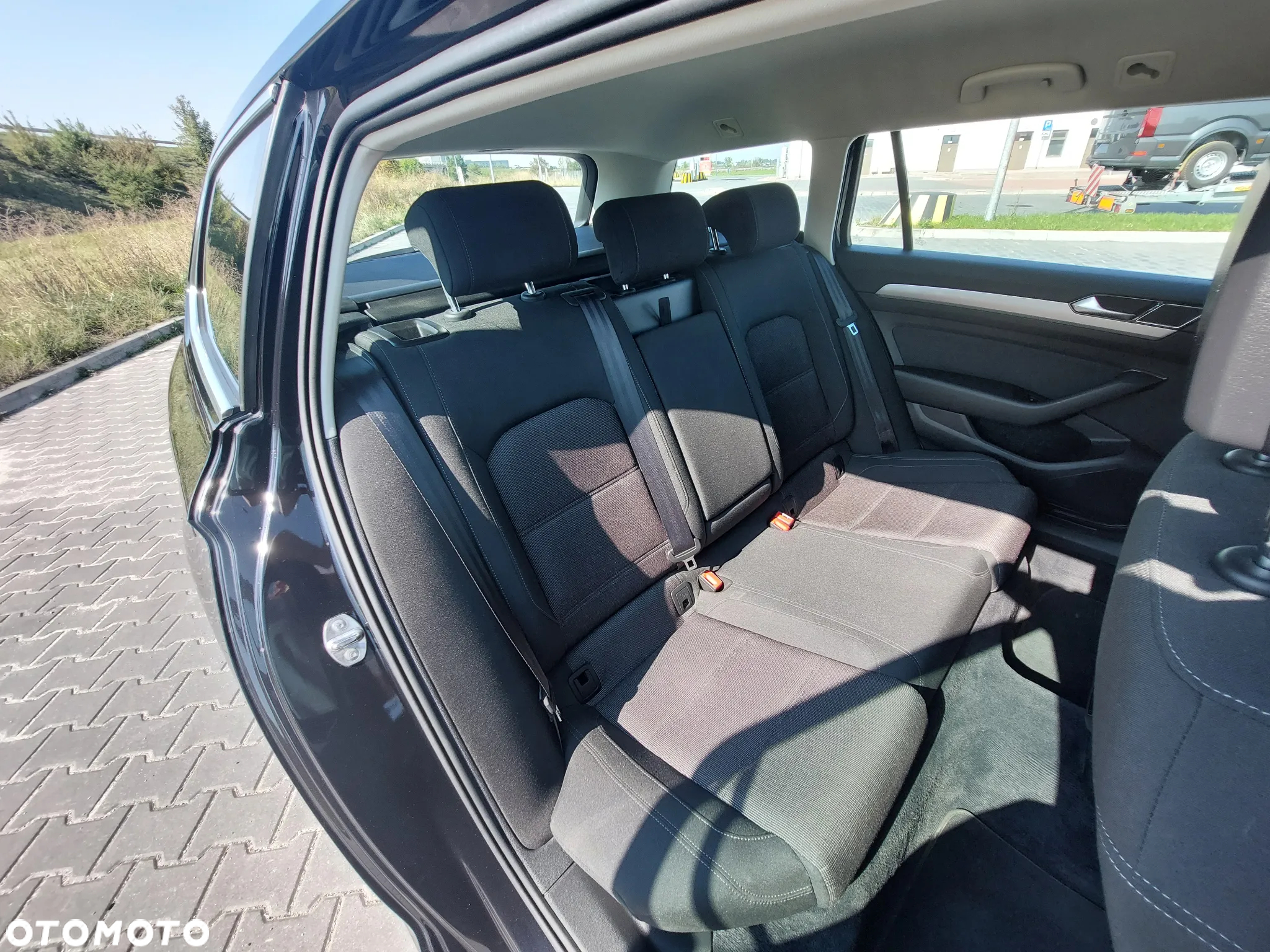 Volkswagen Passat - 13