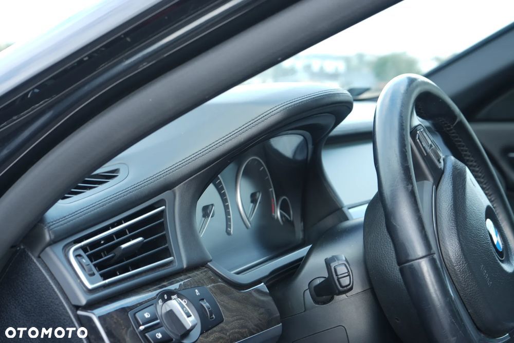 BMW Seria 7 740d xDrive - 13
