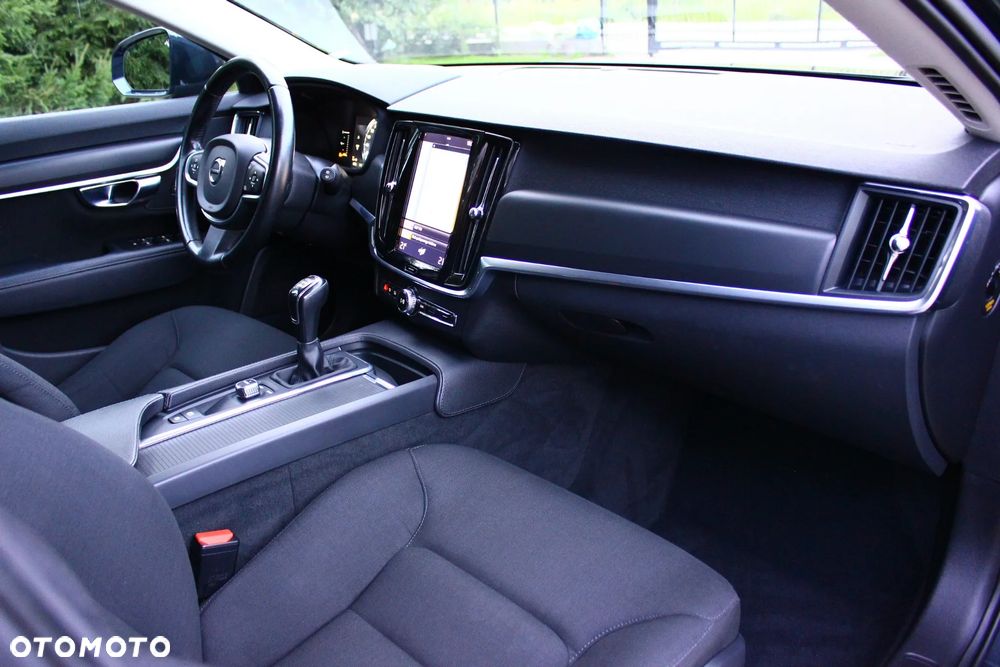 Volvo V90 D3 Momentum - 35