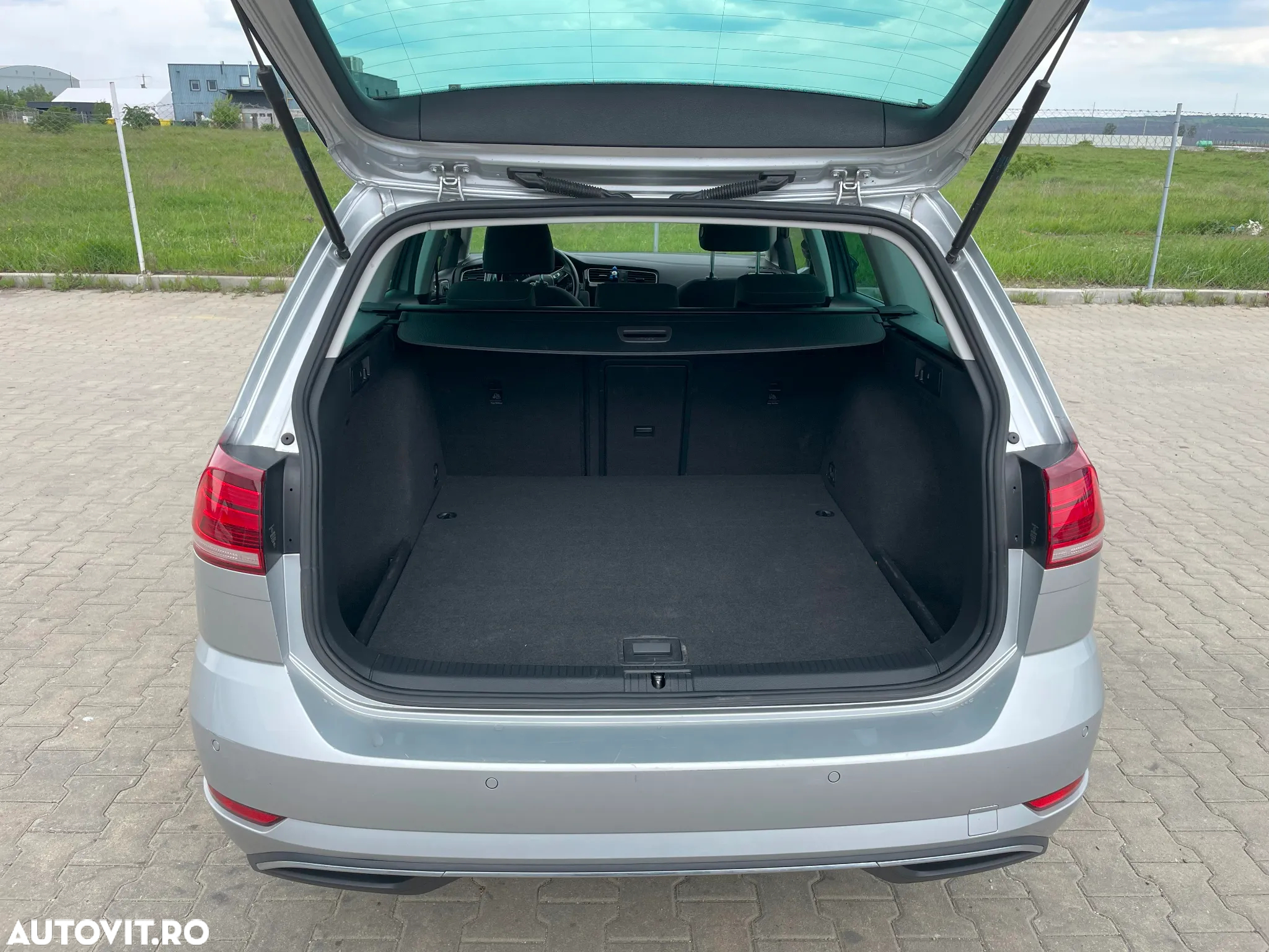 Volkswagen Golf Variant 1.6 TDI SCR DSG IQ.DRIVE - 10