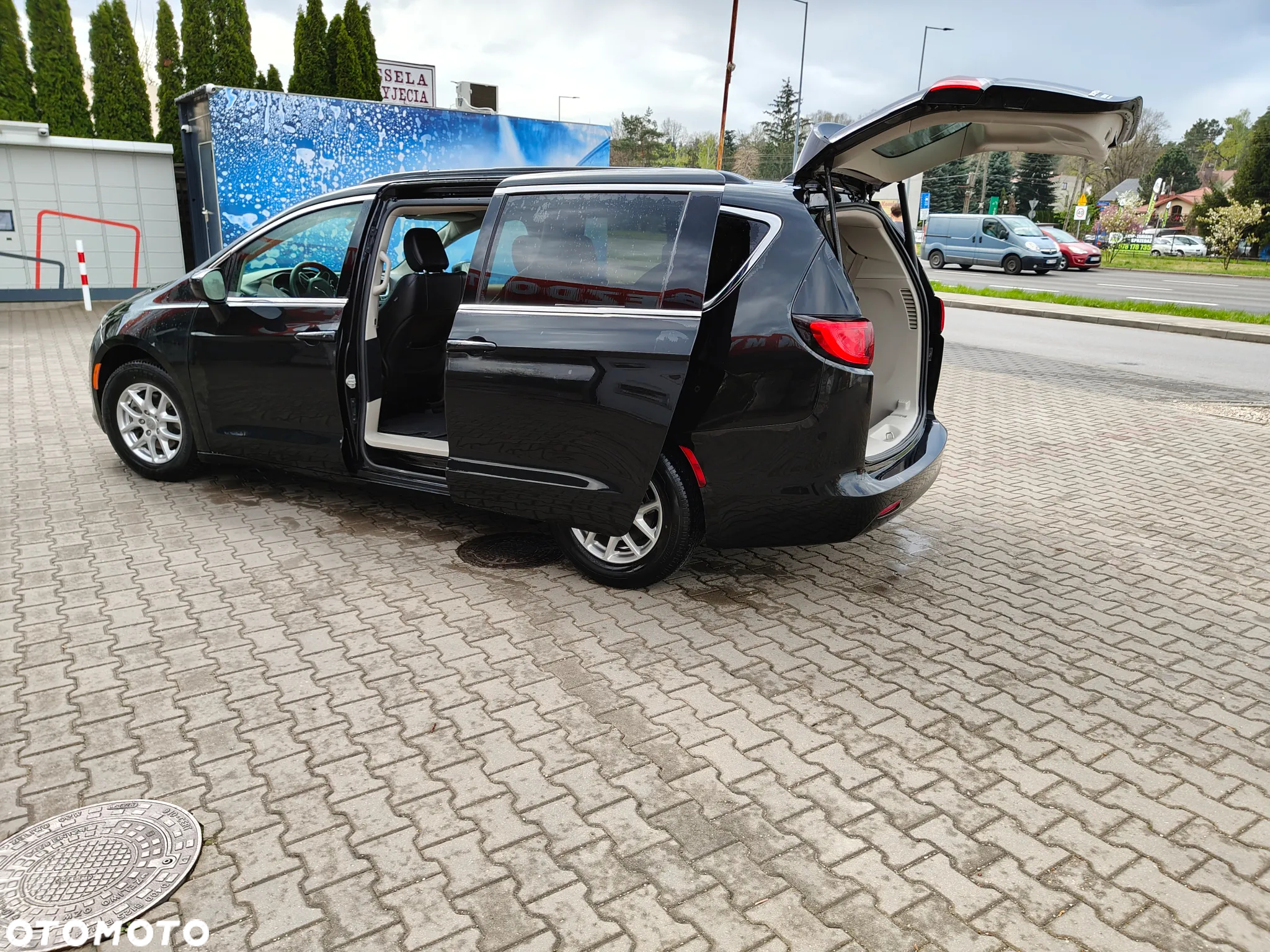 Chrysler Pacifica - 18