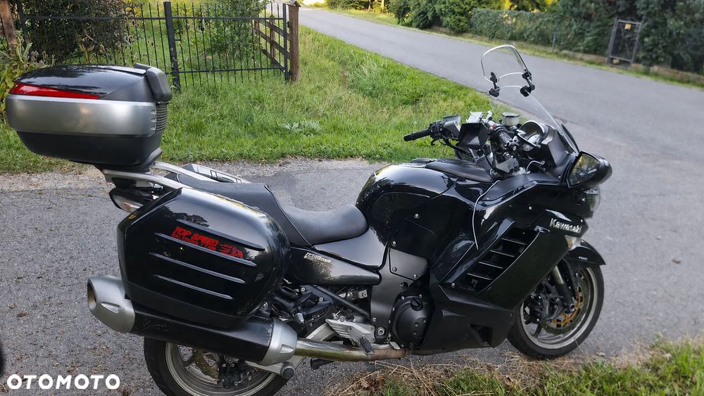 Kawasaki GTR - 4