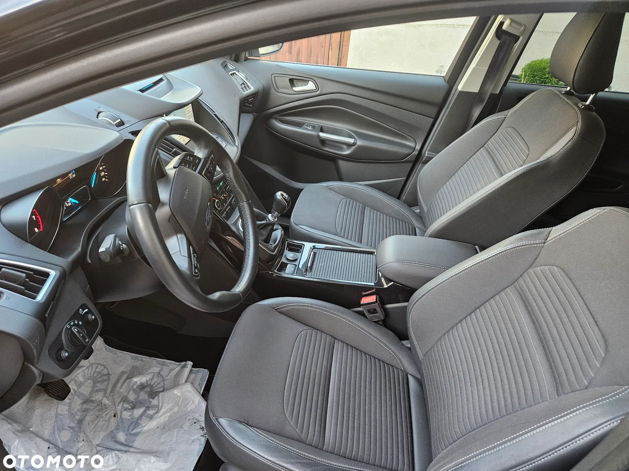 Ford Kuga 1.5 EcoBoost 2x4 Black & Silver - 17