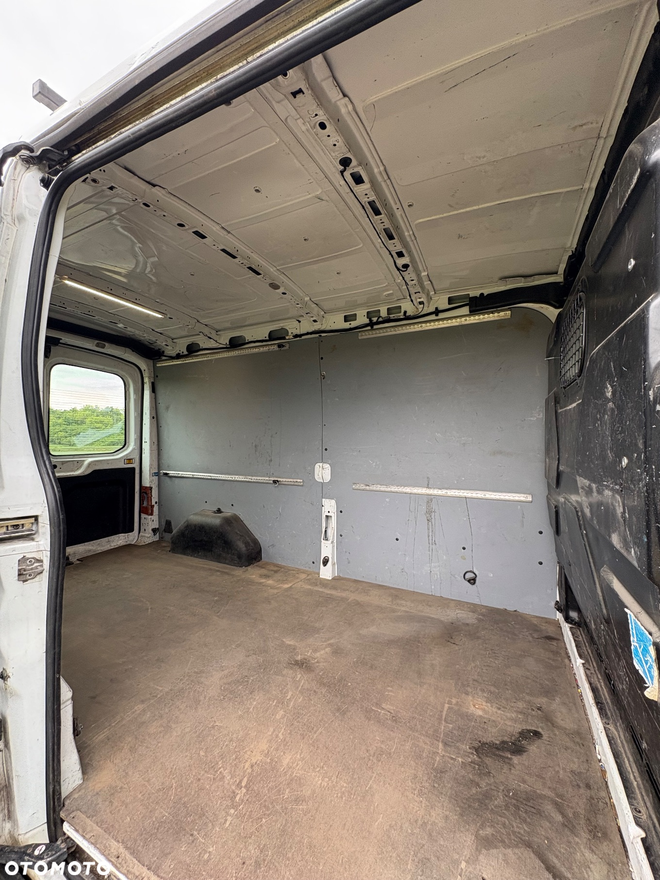 Ford Transit - 9