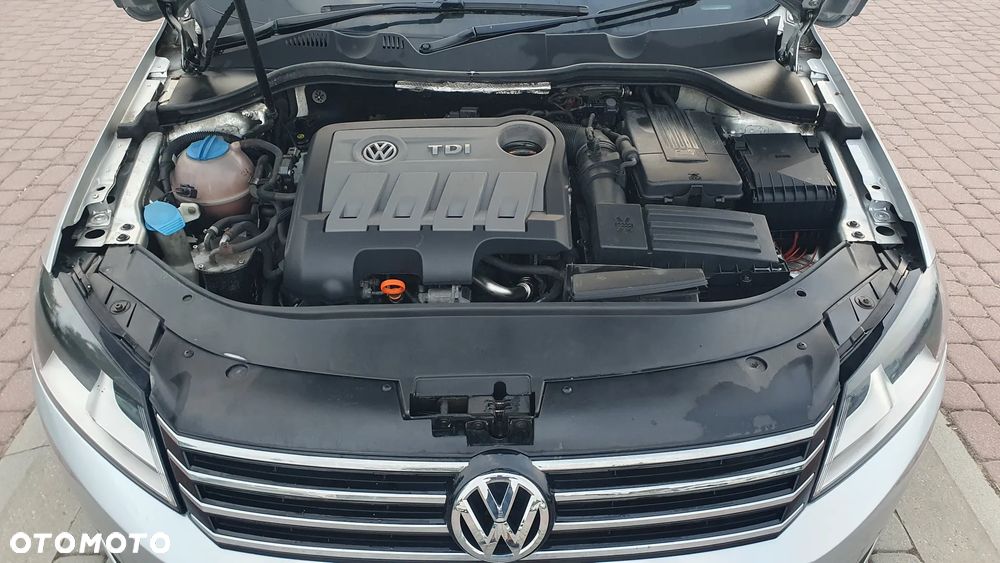 Volkswagen Passat - 11