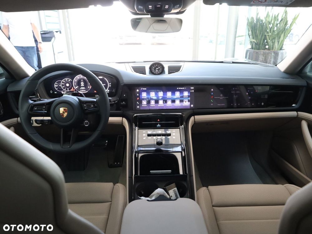 Porsche Panamera - 12