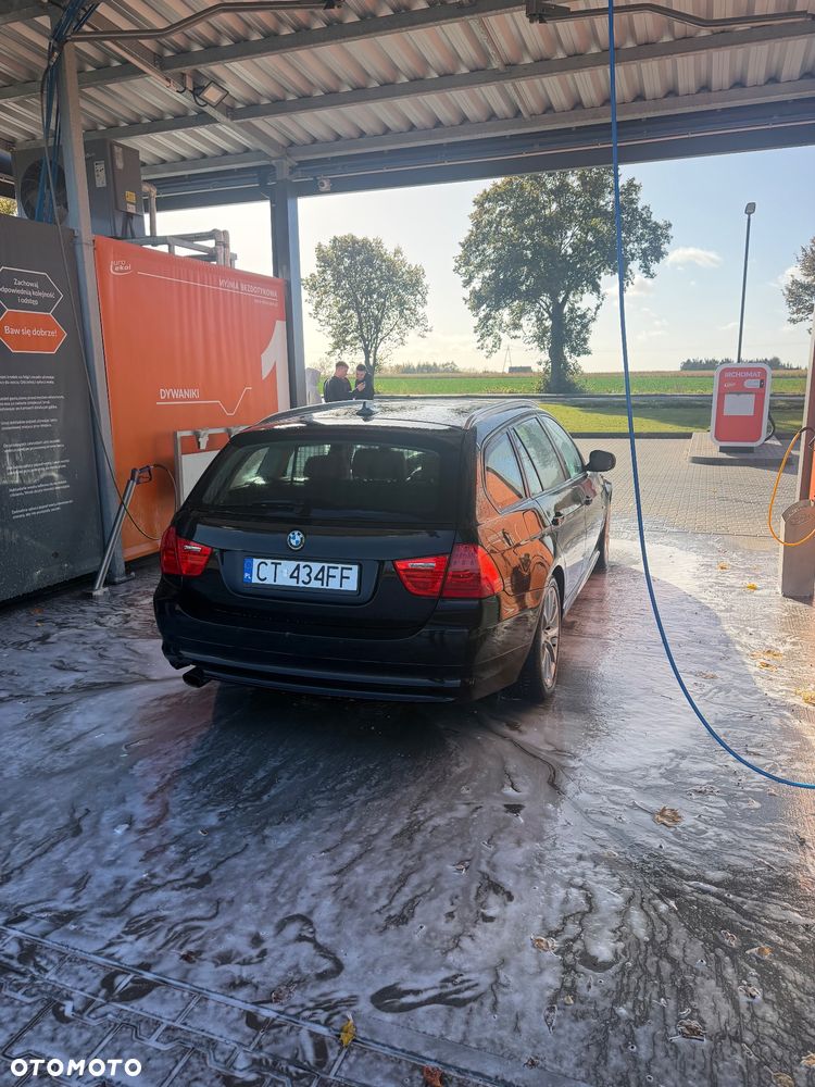 BMW Seria 3 320i - 11