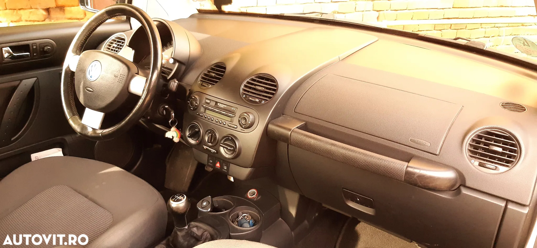 Volkswagen New Beetle - 5