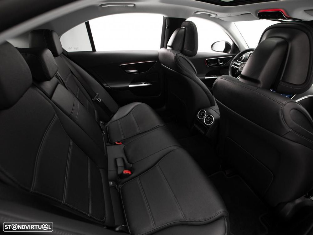 Mercedes-Benz C 300 e 9G-TRONIC AMG Line - 11