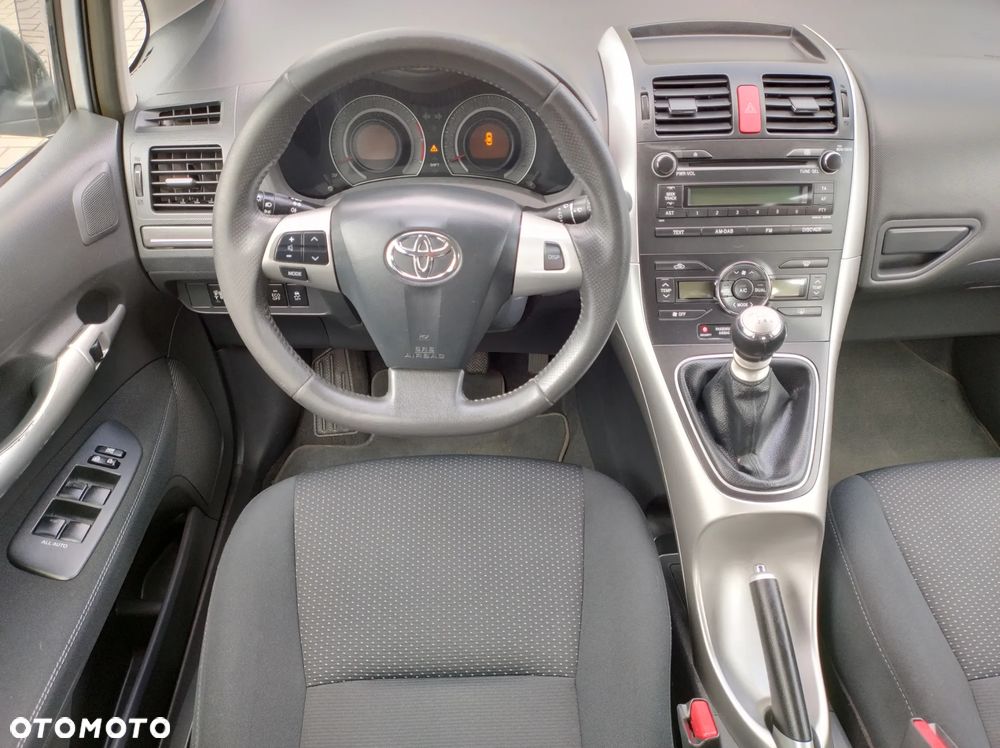 Toyota Auris 1.33 VVT-i - 27