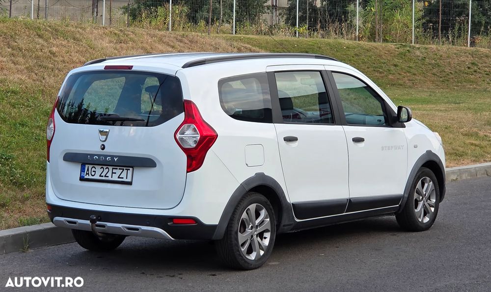 Dacia Lodgy 1.2 TCe 115 CP Stepway - 9