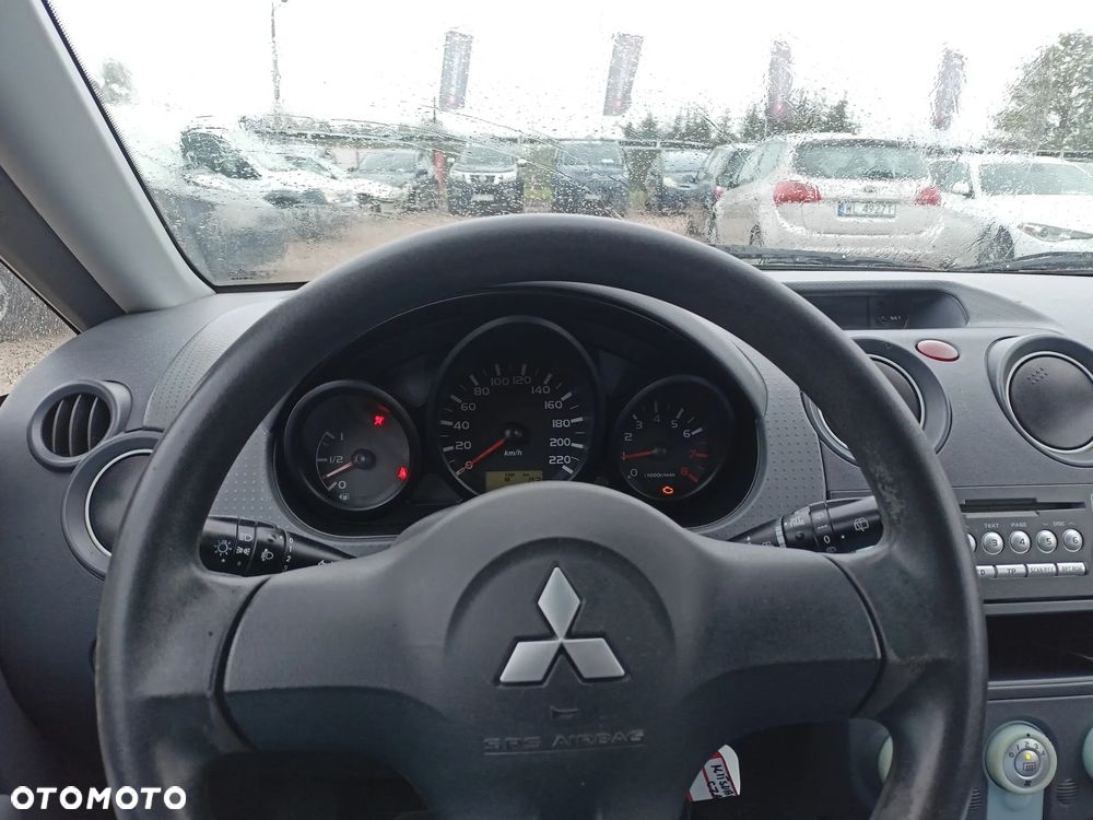 Mitsubishi Colt - 9