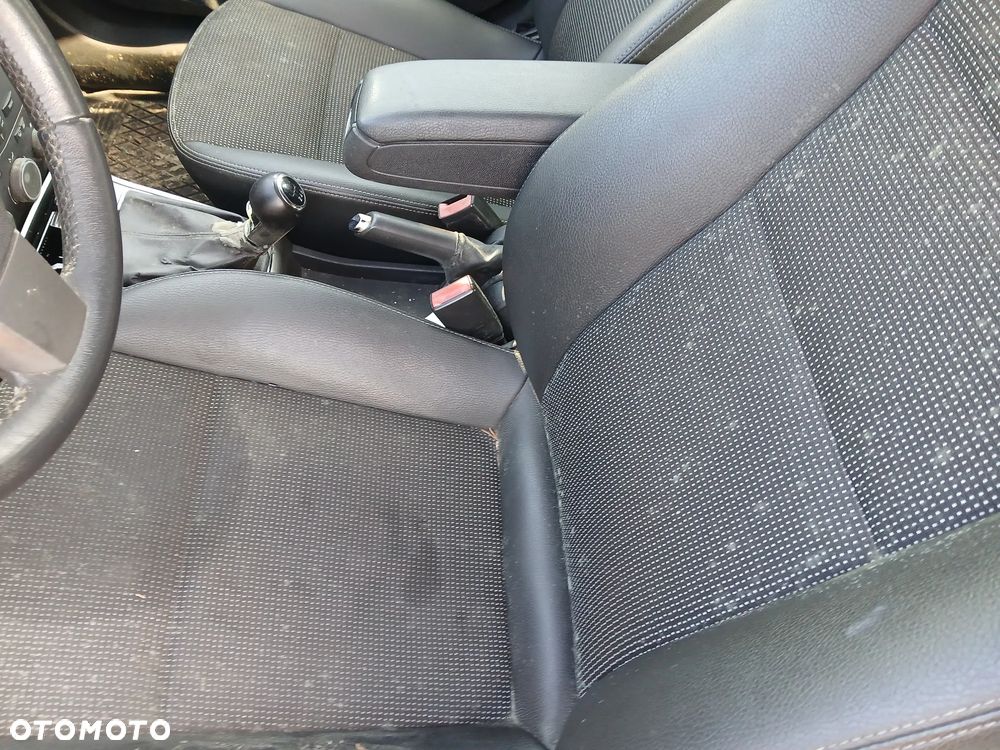 opel astra H III 3 5D Z168 fotel fotele kanapa deska kokpit podsufitka boczek boczki klamka - 6