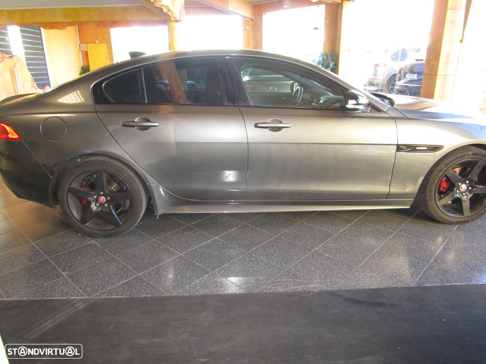 Jaguar XE 2.0 D R-Sport - 10