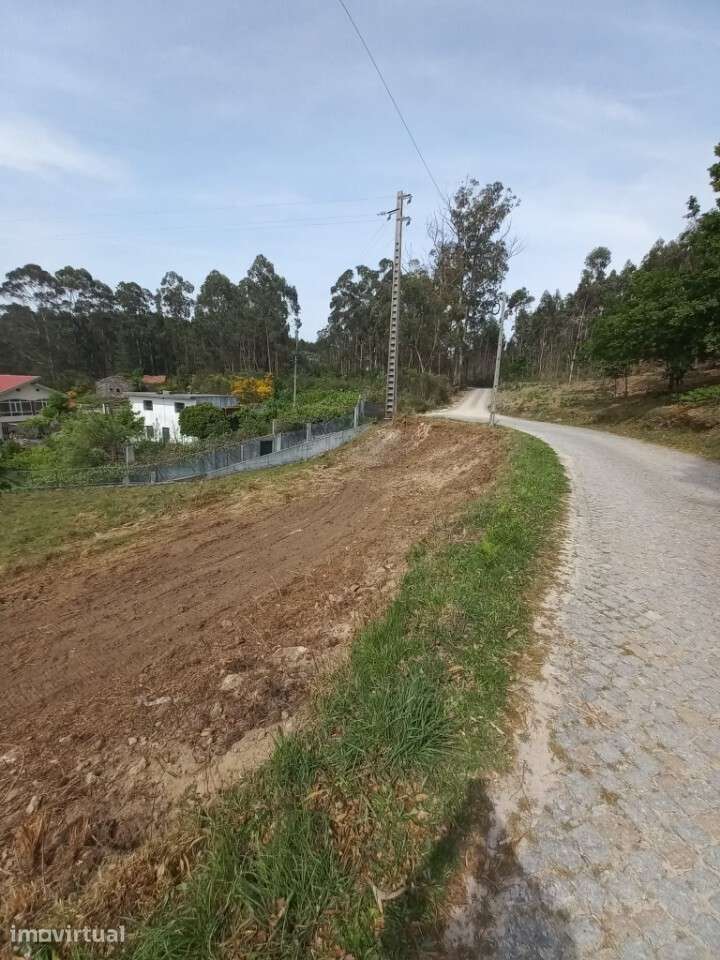 Terreno com Ruina com viabilidade construtiva em Escariz - Grande imagem: 4/17