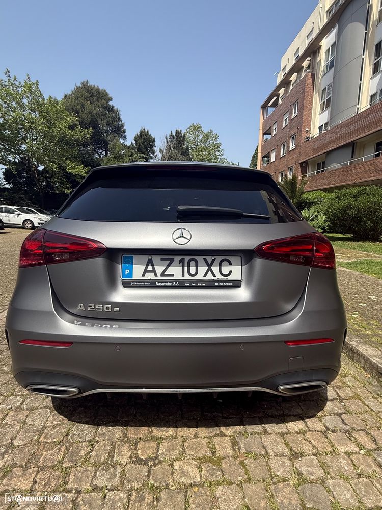 Mercedes-Benz A 250 e AMG Line - 4