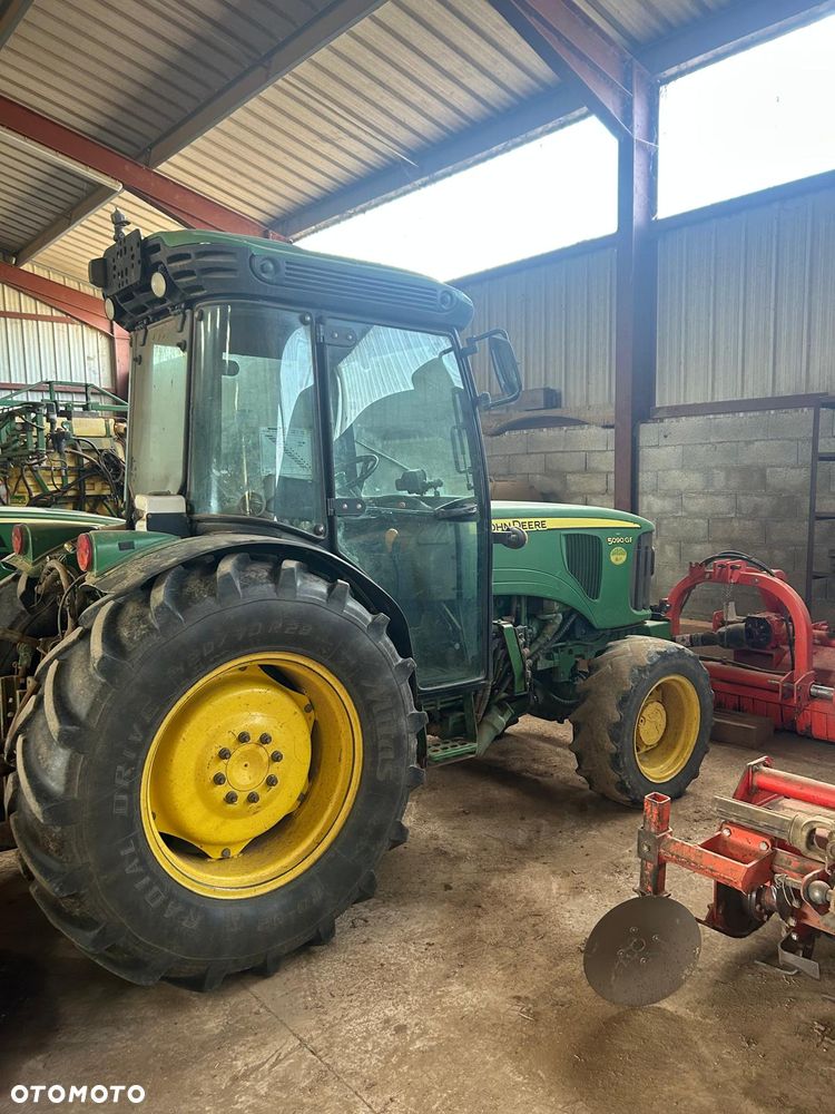 John Deere 5090 GF - 2