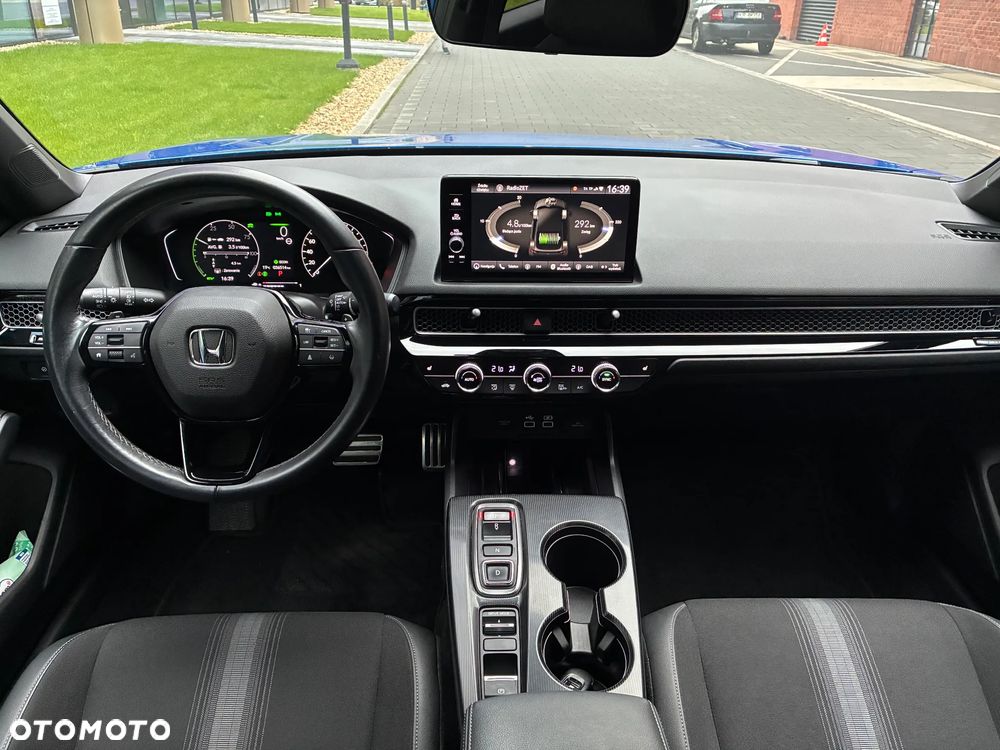 Honda Civic 2.0 i-MMD Sport CVT - 34