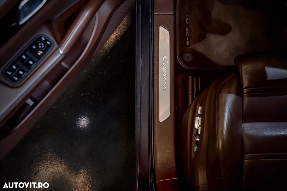 Porsche Cayenne Tiptronic S Platinum Edition - 11