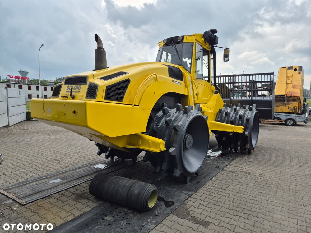 Bomag BC472 RB / KOMPAKTOR ODPADÓW / KOMPAKTOR WYSYPISKOWY 24T / ZGNIATARKA ODPADÓW / MASZYNA DO ZAGĘSZCZANIA ODPADÓW / DO SKŁADOWISK ODPADÓW / SERWISOWANY / 1 WŁ. - 9