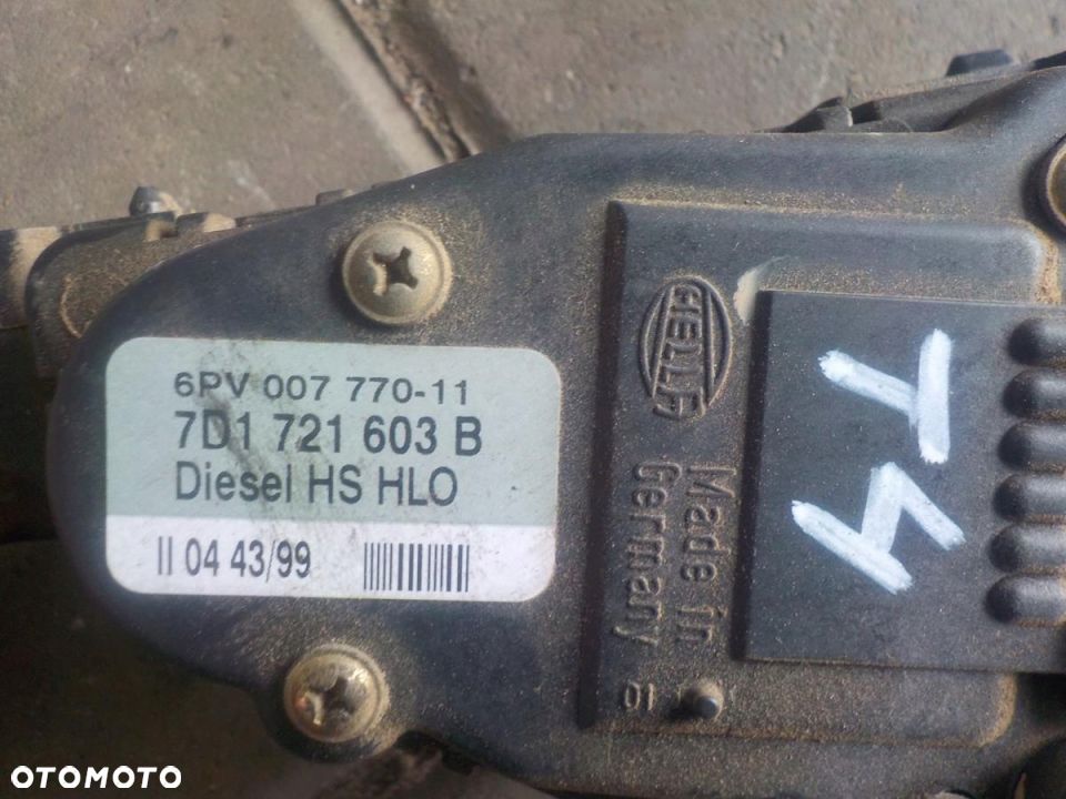 VW T4 2.5 TDI 98- POTENCJOMETR CZUJNIK PEDAŁU GAZU - 2